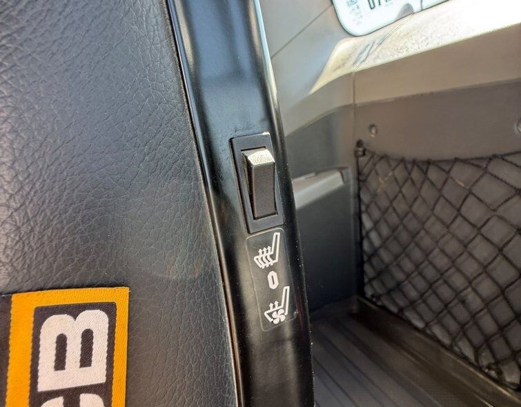 JCB 210 XLC **EPIROC HAMMER**